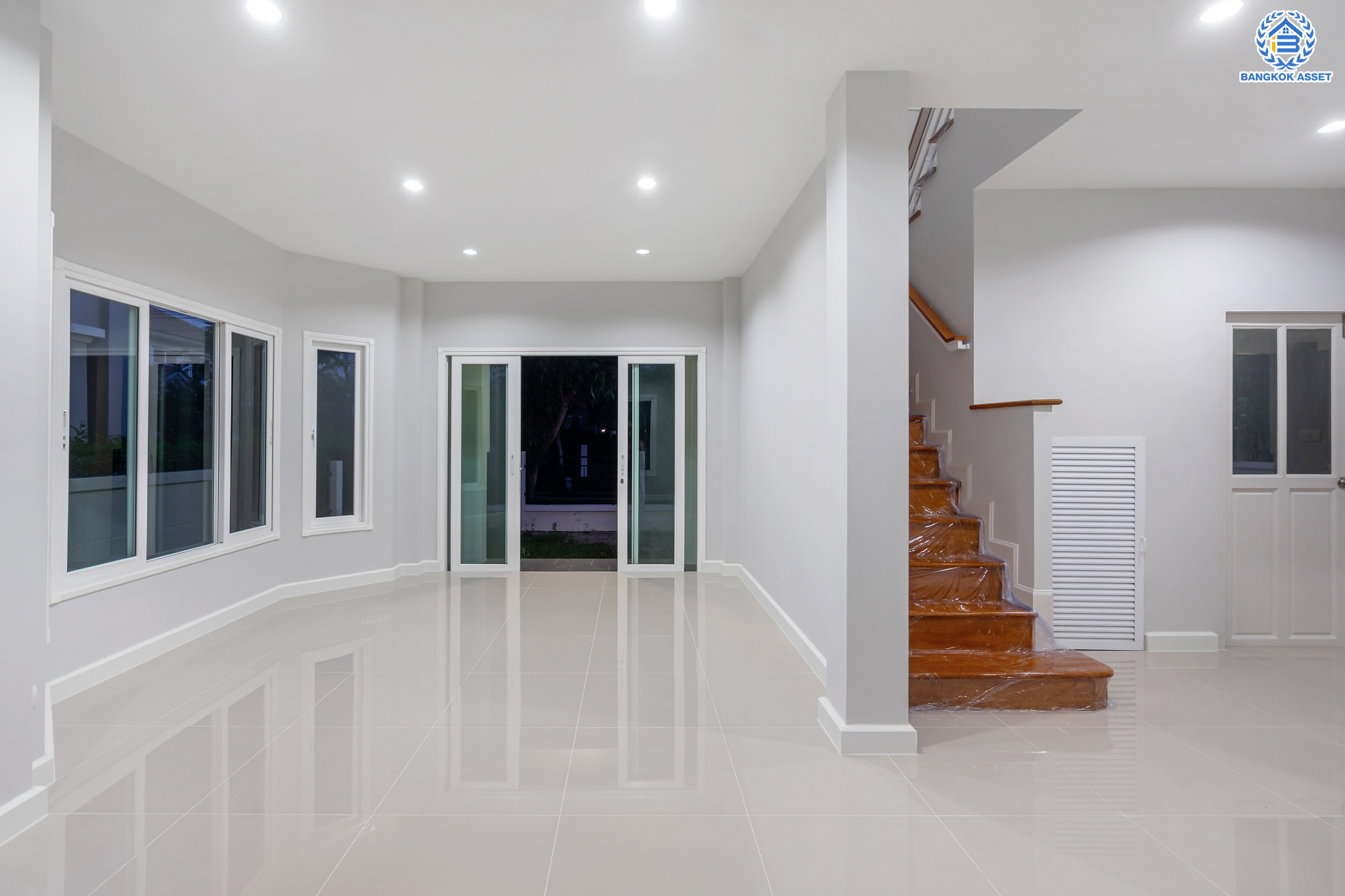 บ้านมือสองตกแต่งใหม่ ม.เพอร์เฟคเพลส1 ราชพฤกษ์ คุณภาพแบรนด์ Property Perfect เนื้อที่ 58 ตร.ว. บ้านเดี่ยวหลังใหญ่ ตอบโจทย์ทุกการอยู่อาศัย ฟังก์ชัน 3 ห้องนอน 3 ห้องน้ำ 2 ที่จอดรถ บนทำเลติดถนนราชพฤกษ์ ใกล้วงเวียนพระราม5 และรถไฟฟ้า "สถานีบางรักน้อยท่าอิฐ"